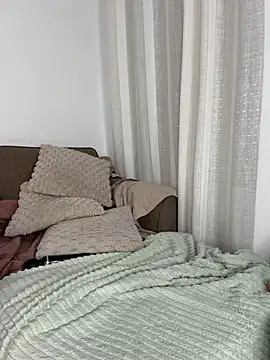 MilaTeenX webcam