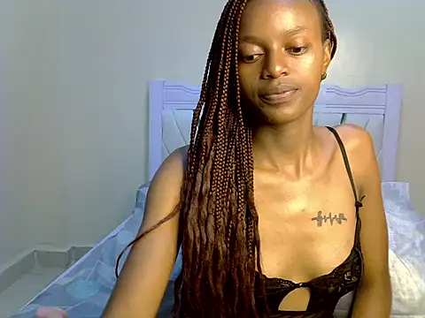 PrettyNoirr webcam