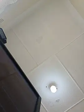 HugeTitisxx webcam