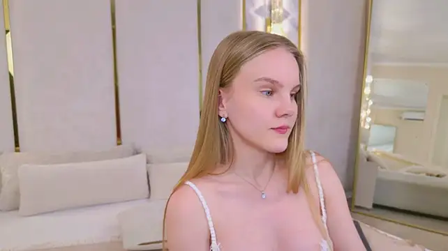 Lili_Lohan webcam