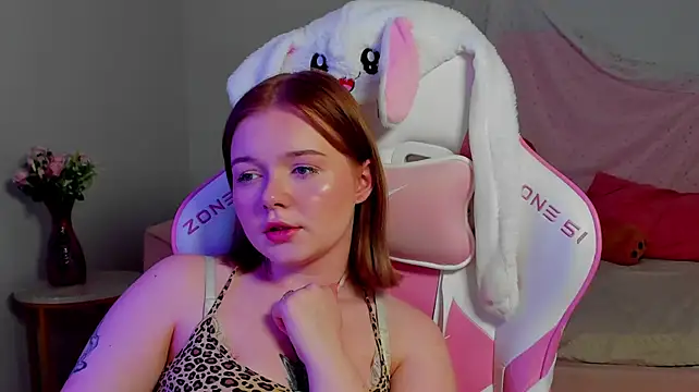 ElinaVale webcam
