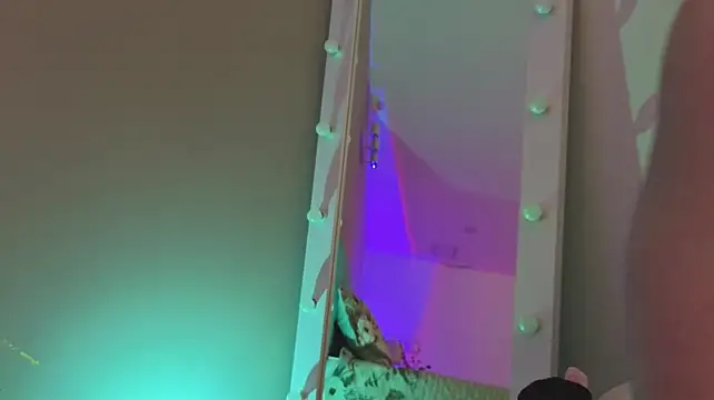 L1ittle_kitty_ live cam on StripChat