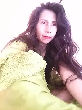 MoonLipsON- live cam on StripChat