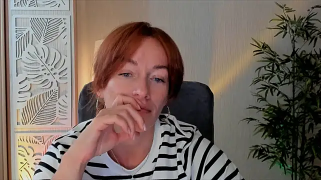 RebeccaMartinez live cam on StripChat