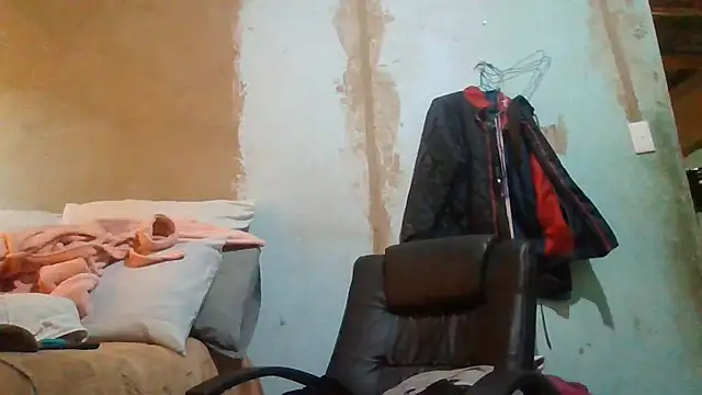 Nicky52 live cam on StripChat