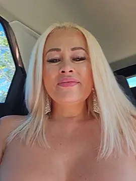 MILFBARBY webcam