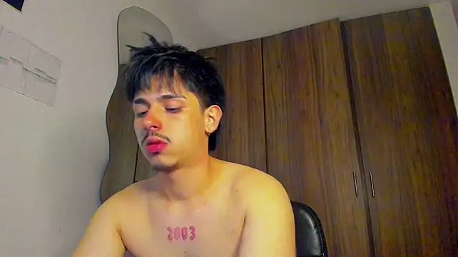 Maximo_Miller webcam