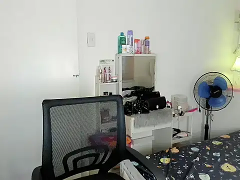 Alovely_fvckdollnica webcam