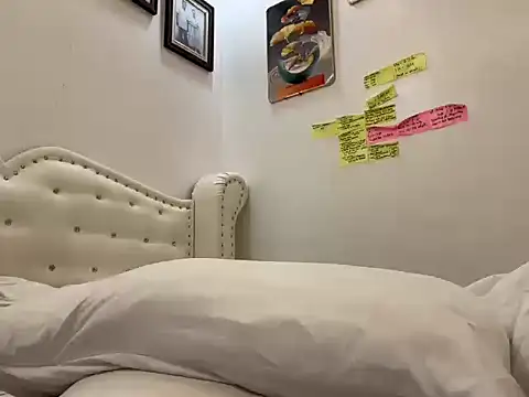 NaughtySCARLETSIN webcam