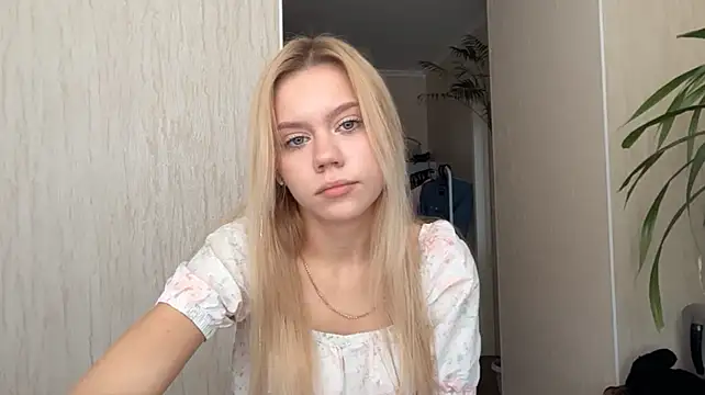 Glamorforyou live cam on StripChat