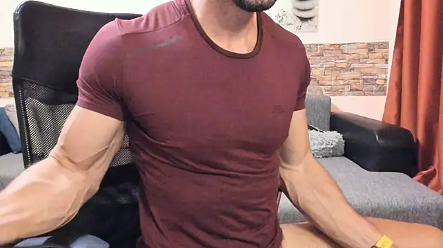 HotHunkTrainer live cam on StripChat