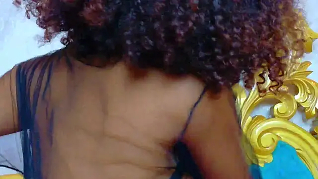 CamilaJohnston live cam on StripChat