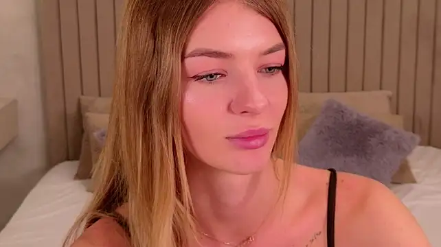 MeganMouris webcam