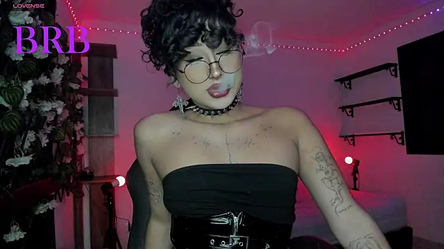 Heka_Prudence live cam on StripChat