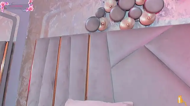 KimDevinne live cam room