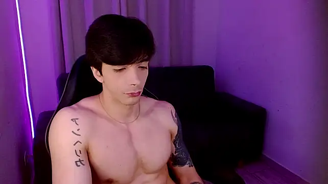 H3ll_B0I live cam on StripChat