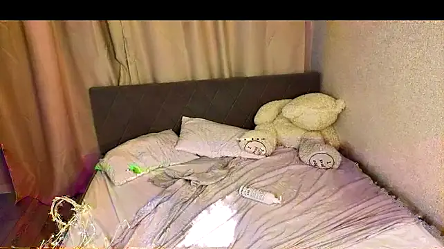 Nikki_doll live cam room