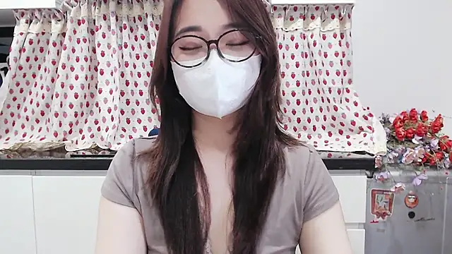 Rinasaki live cam on StripChat