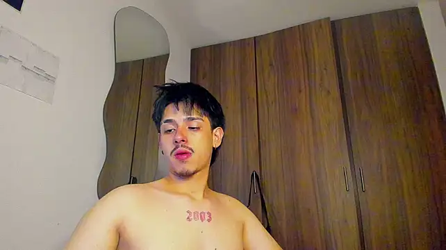 Maximo_Miller webcam