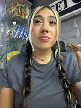 ManuelaVeeleez webcam