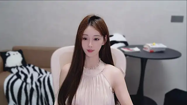 Lynne-1 webcam