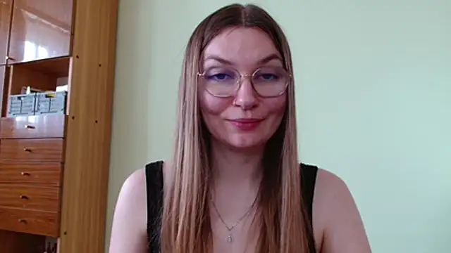 LooveELLYx webcam