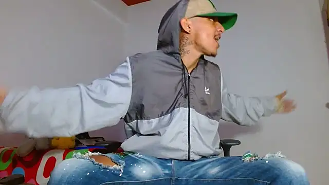 skinny23cm webcam