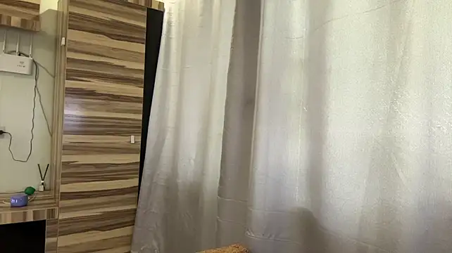 Mia_meowt webcam
