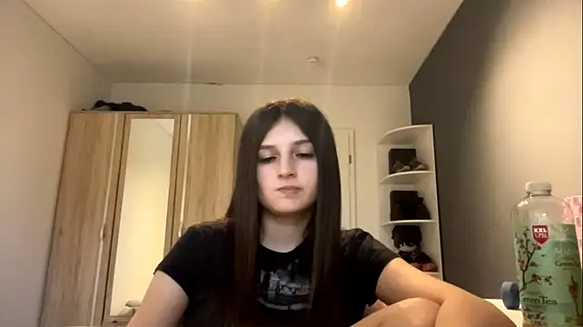 SpanishRooter live cam on StripChat