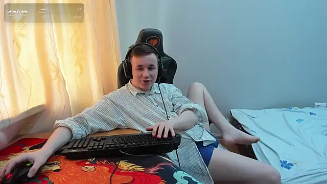 iliaskrislove live cam on StripChat