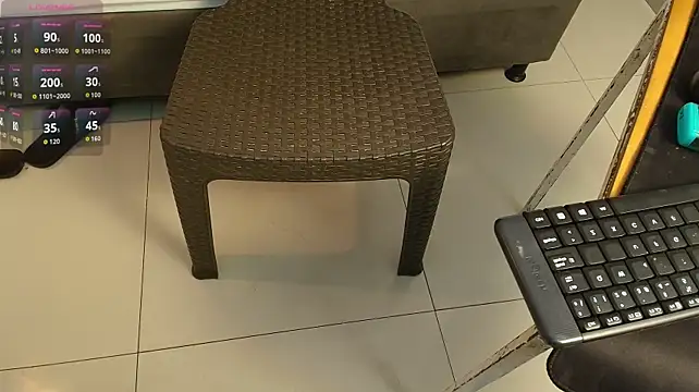 HugeCock_Puppy webcam