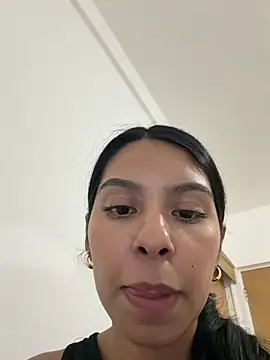 BabyPeach01 webcam