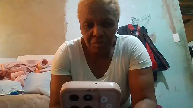 Nicky52 webcam