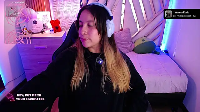 NyxAndria_1 webcam