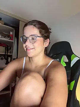MiaMillers28 webcam