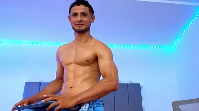 Adonys_Lewis_ webcam