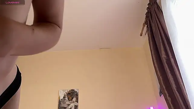 JanellHousen webcam