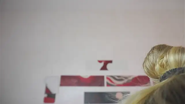 MiaThaine webcam