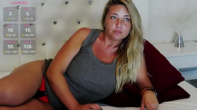 HolliePerry webcam