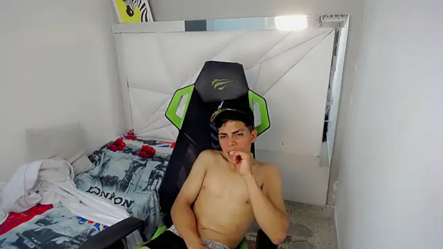 RyanFlirty webcam