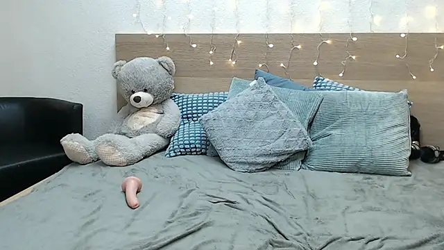 SophieyMoon webcam