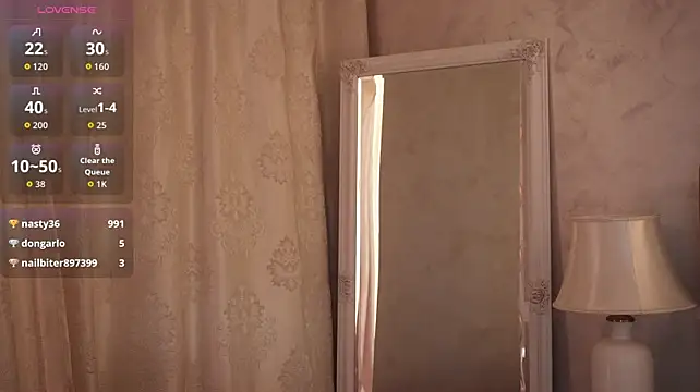 LunaaMillerX webcam