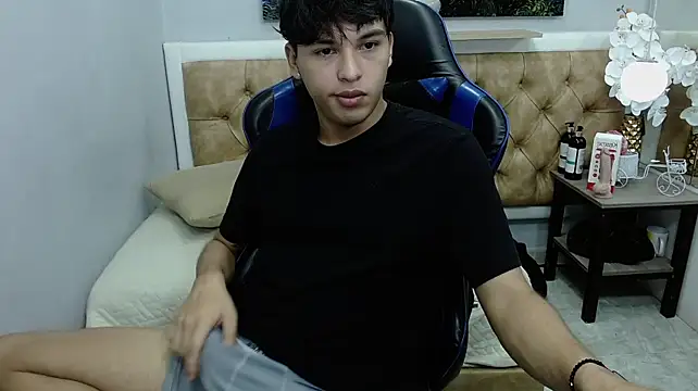 StiwenTwink live Stripchat room
