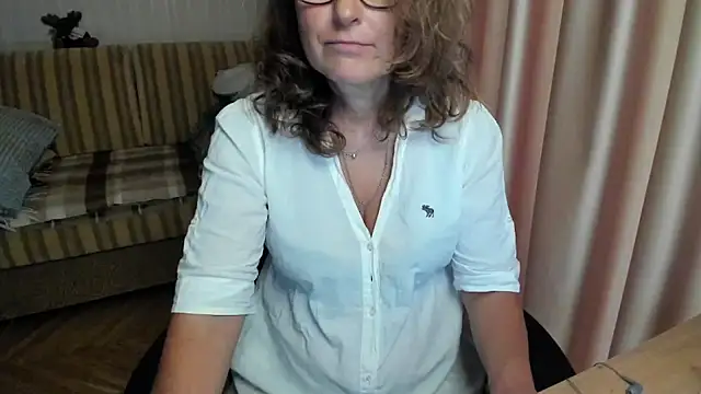 lauraoven webcam