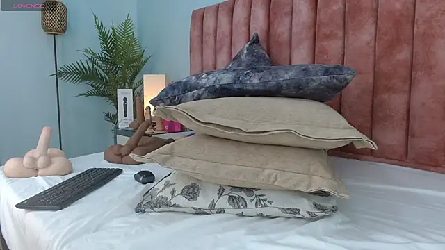 nana_levy webcam