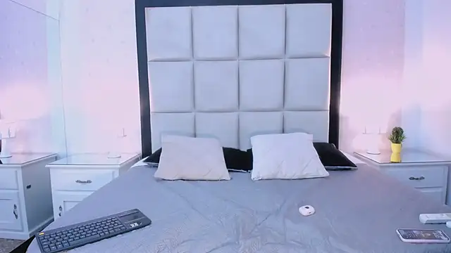 TreisyVixen webcam