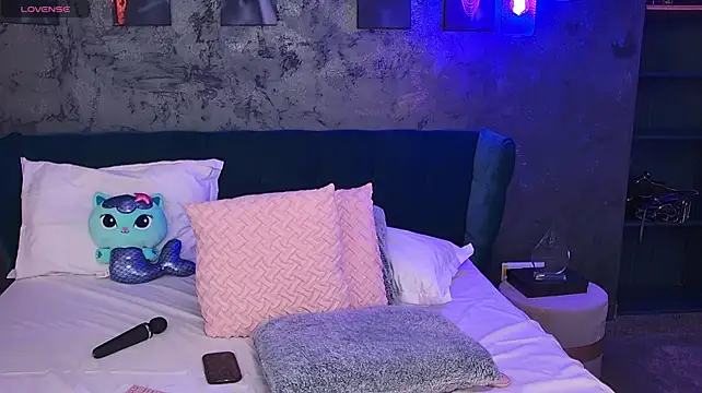 SashaAiko webcam