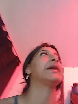 skinny_Yizz live cam on StripChat