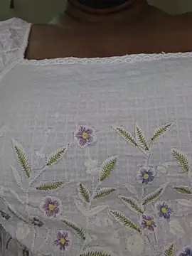 MISS-LOVEV webcam