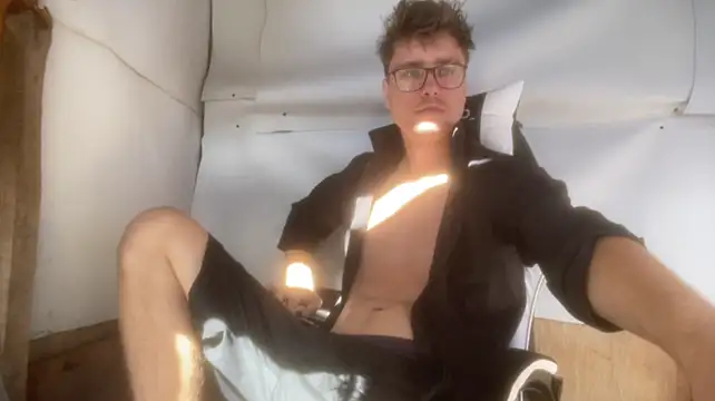 HotGentleman_3003 webcam